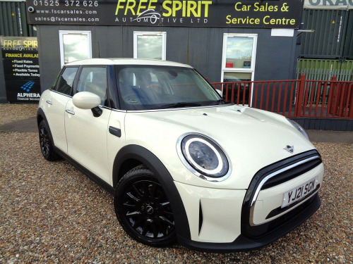 MINI Hatch  1.5 Cooper Classic Hatchback 5dr Petrol Steptronic Euro 6 (s/s) (136 ps)