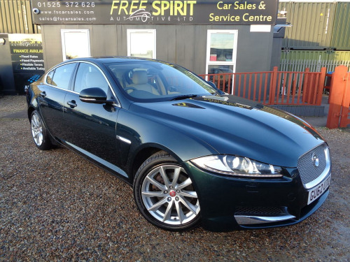 Jaguar XF  D Premium Luxury Saloon 2.2 Automatic Diesel