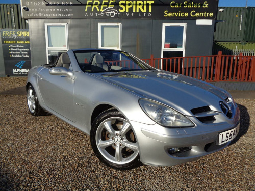 Mercedes-Benz SLK SLK200 Kompressor 1.8 SLK200 Kompressor Convertible 2dr Petrol Automatic (211 g/km, 163 bhp)