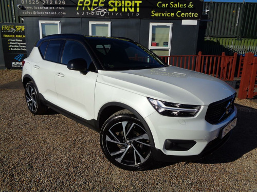 Volvo XC40  1.5 T3 R-Design Pro SUV 5dr Petrol Manual Euro 6 (s/s) (156 ps)