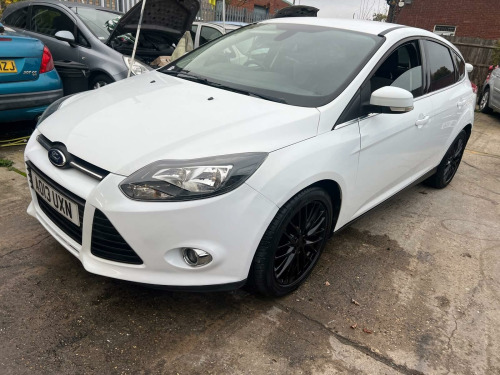 Ford Focus  1.0T EcoBoost Zetec Euro 5 (s/s) 5dr