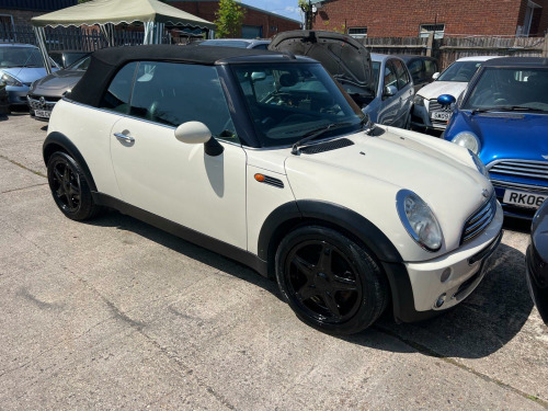 MINI Convertible  1.6 Cooper CVT Euro 3 2dr