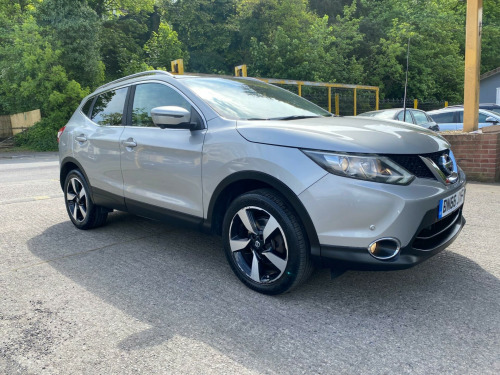 Nissan Qashqai  1.2 DIG-T N-Connecta 2WD Euro 6 (s/s) 5dr