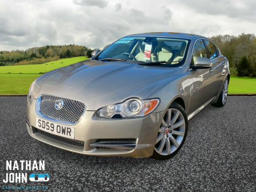 Jaguar XF  3.0d V6 Premium Luxury Saloon 4dr Diesel Auto Euro 5 (240 ps)