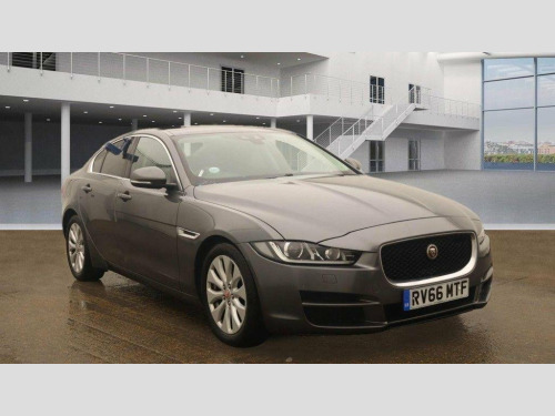 Jaguar XE  2.0d Portfolio Auto Euro 6 (s/s) 4dr