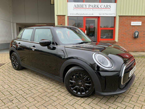 MINI Hatch  1.5 Cooper Classic Euro 6 (s/s) 5dr