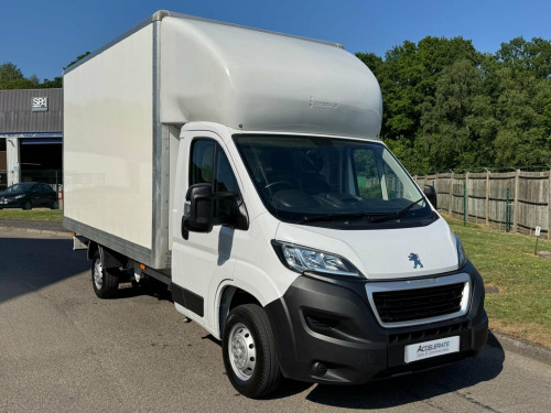 Peugeot Boxer  2.2 BlueHDi 335 Built for Business L4 Euro 6 (s/s) 3dr