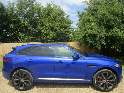 Jaguar F-PACE  3.0 D300 V6 First Edition Auto AWD Euro 6 (s/s) 5dr