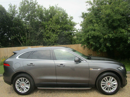 Jaguar F-PACE  3.0 D300 V6 Portfolio Auto AWD Euro 6 (s/s) 5dr
