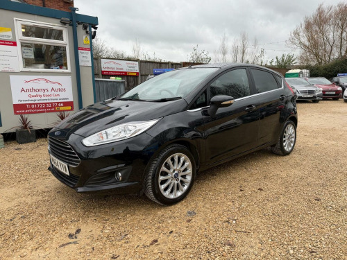 Ford Fiesta  1.0T EcoBoost Titanium X Euro 5 (s/s) 5dr 