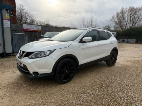 Nissan Qashqai  1.6 dCi Tekna XTRON 2WD Euro 5 (s/s) 5dr 