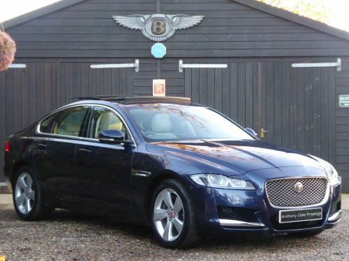 Jaguar XF  2.0i Portfolio Auto Euro 6 (s/s) 4dr