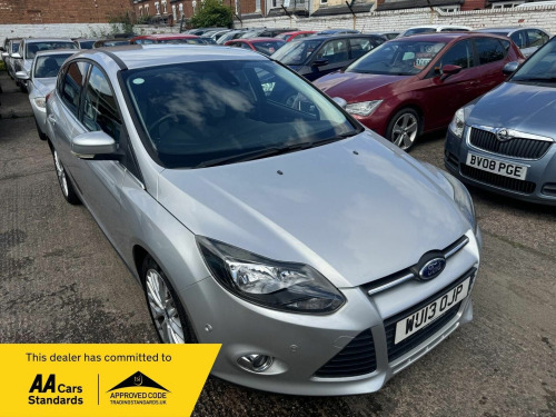 Ford Focus  1.0T EcoBoost Zetec Euro 5 (s/s) 5dr