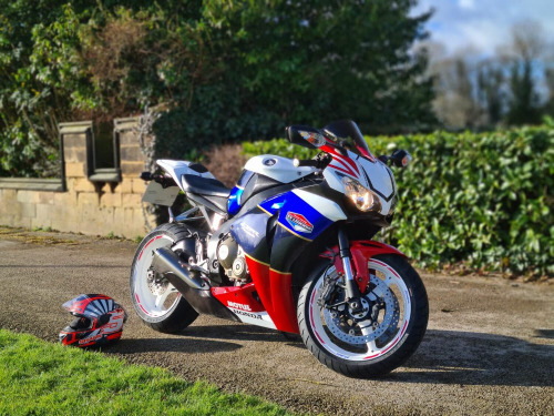 Honda CBR1000RR FIREBLADE  1000