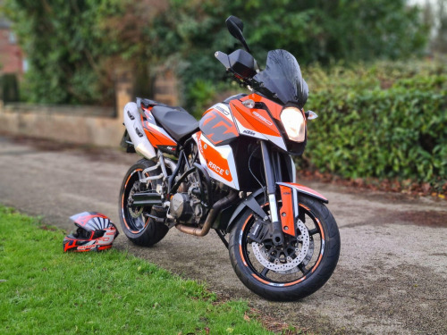 KTM 990  