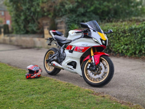 YAMAHA R7 700 Euro 5