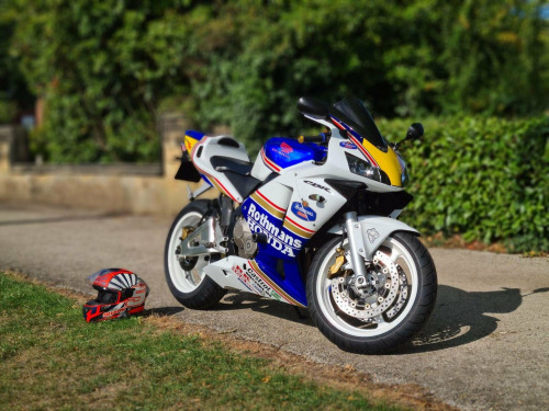 Honda CBR600RR  Stunning Rothmans Replica!