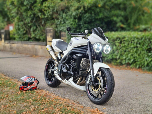 Triumph SPEED TRIPLE 1050  Super Clean Muscle Bike