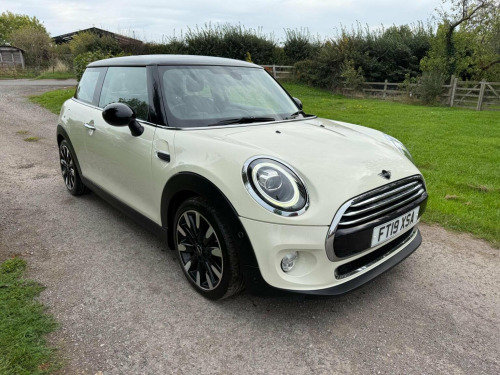 MINI Hatch  1.5 Cooper Exclusive Euro 6 (s/s) 3dr
