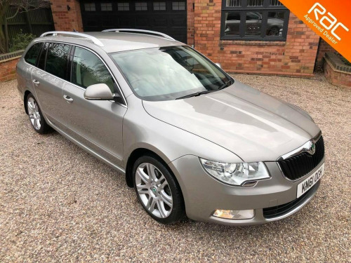 Skoda Superb  2.0 TDI Elegance DSG Euro 5 5dr