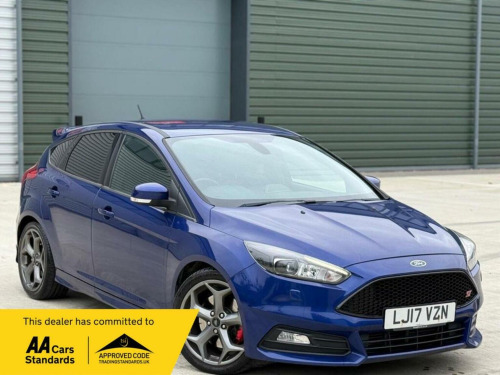 Ford Focus  2.0T EcoBoost ST-3 Euro 6 (s/s) 5dr 
