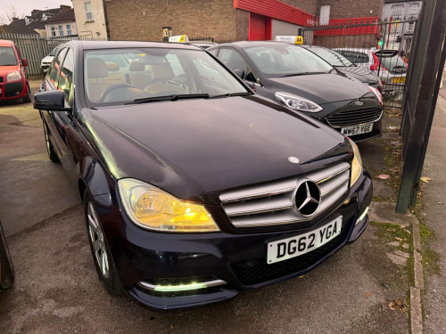 Mercedes-Benz C-Class C180 1.6 C180 BlueEfficiency Executive SE Euro 5 (s/s) 4dr