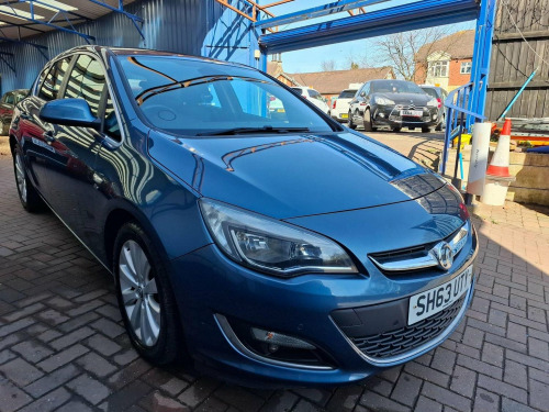 Vauxhall Astra  1.6 16v Elite Auto Euro 5 5dr