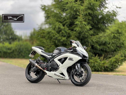 Suzuki GSXR750 K8