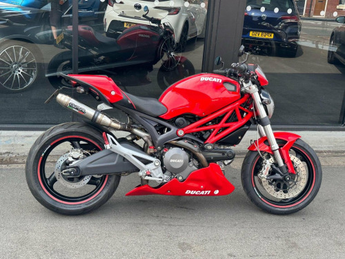 Ducati MONSTER 696 +