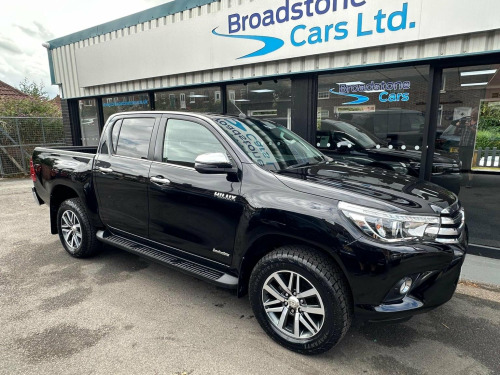 Toyota Hi-Lux  2.4 D-4D Invincible 4WD Euro 6 (s/s) 4dr (TSS)