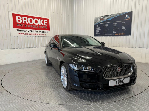 Jaguar XE  2.0d Portfolio Auto AWD Euro 6 (s/s) 4dr