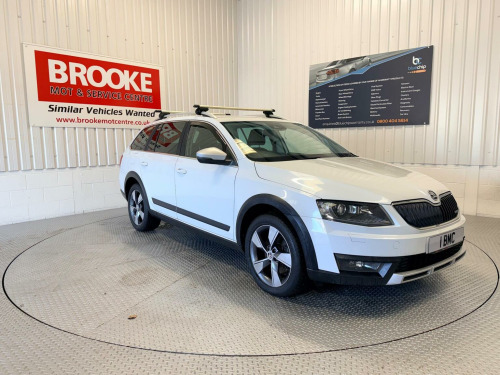 Skoda Octavia  2.0 TDI Scout DSG 4WD Euro 6 (s/s) 5dr