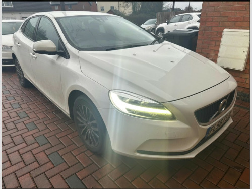 Volvo V40  2.0 Momentum T2 