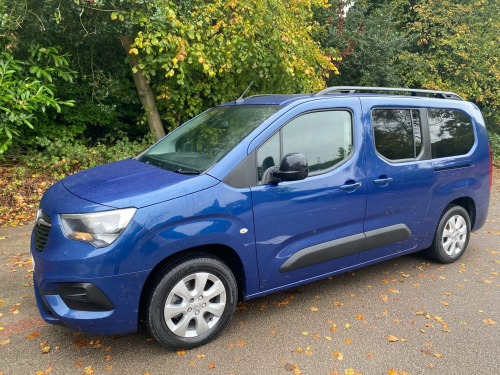 Vauxhall Combo  50kWh Design XL MPV Auto 5dr (7 Seat 7.4kW Charger)