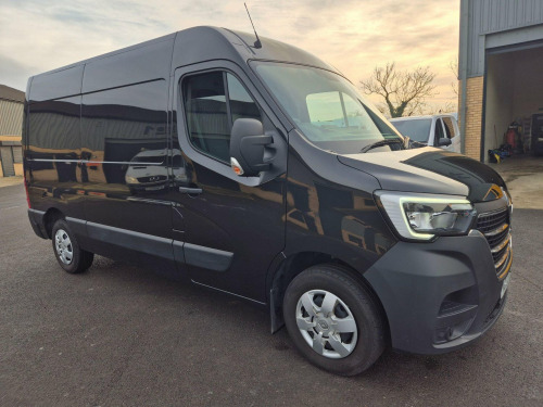 Renault Master  2.3 dCi 35 Business+ FWD MWB Medium Roof Euro 6 4dr