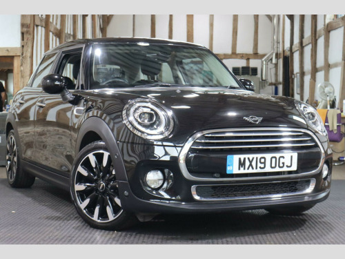 MINI Hatch  1.5 Cooper Exclusive Euro 6 (s/s) 5dr