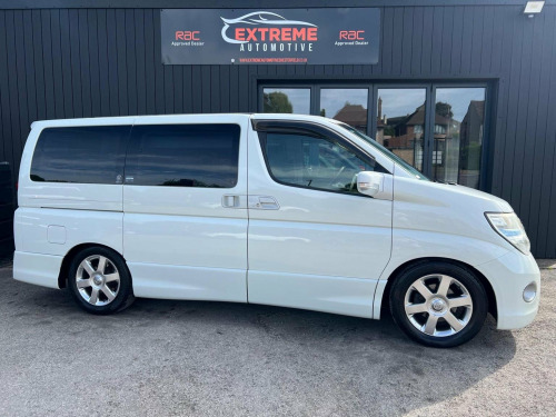 Nissan Elgrand -