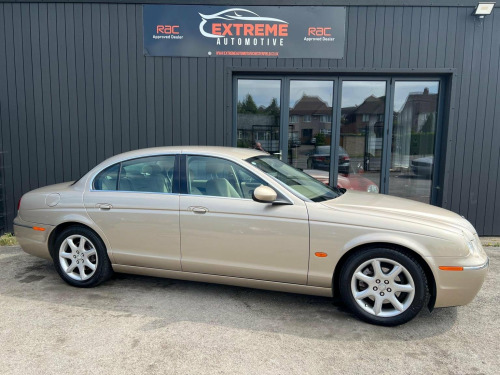 Jaguar S-TYPE  2.5 V6 SE Plus 4dr