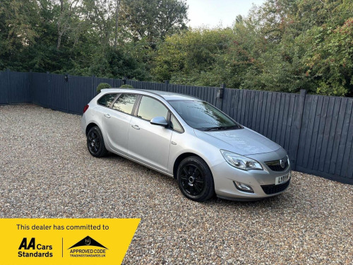 Vauxhall Astra  1.6 16V Exclusiv Sports Tourer Auto Euro 5 5dr
