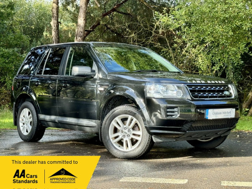 Land Rover Freelander 2  2.2 TD4 Black and White