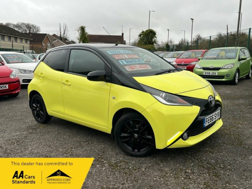 Toyota AYGO  1.0 VVT-i x-cite 3 Yellow Bi-Tone