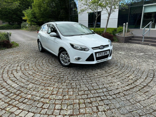 Ford Focus  1.6 TDCi Titanium Euro 5 (s/s) 5dr