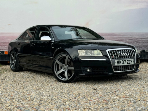 Audi S8  5.2 FSI quattro 4dr