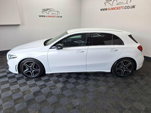 Mercedes-Benz A-Class A180 1.3 A180 AMG Line Edition (Premium) 7G-DCT Euro 6 (s/s) 5dr