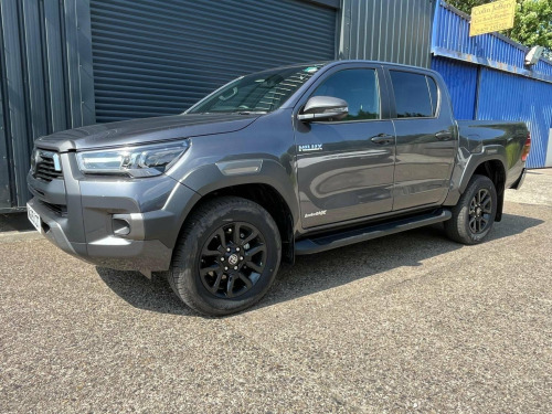 Toyota Hi-Lux  2.8 D-4D-h Invincible X Auto 4WD Euro 6 4dr