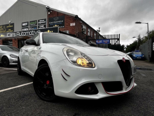 Alfa Romeo Giulietta  2.0 JTDM-2 Lusso Euro 5 (s/s) 5dr