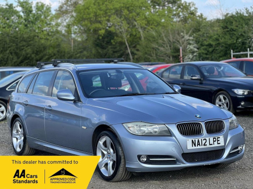 BMW 3 Series  2.0 318d Exclusive Edition Touring Steptronic Euro 5 5dr