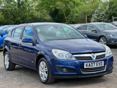 Vauxhall Astra  1.6i 16v Design 5dr