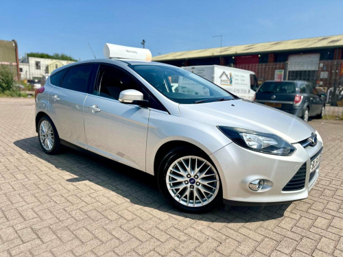 Ford Focus  1.0T EcoBoost Zetec Euro 5 (s/s) 5dr