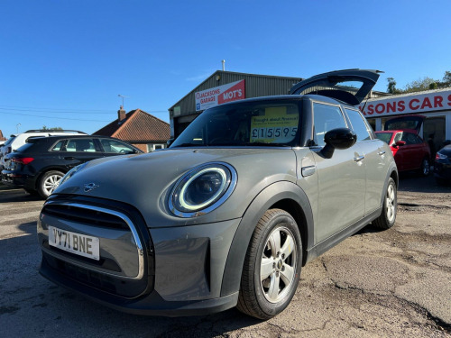 MINI Hatch  1.5 Cooper Classic Euro 6 (s/s) 5dr